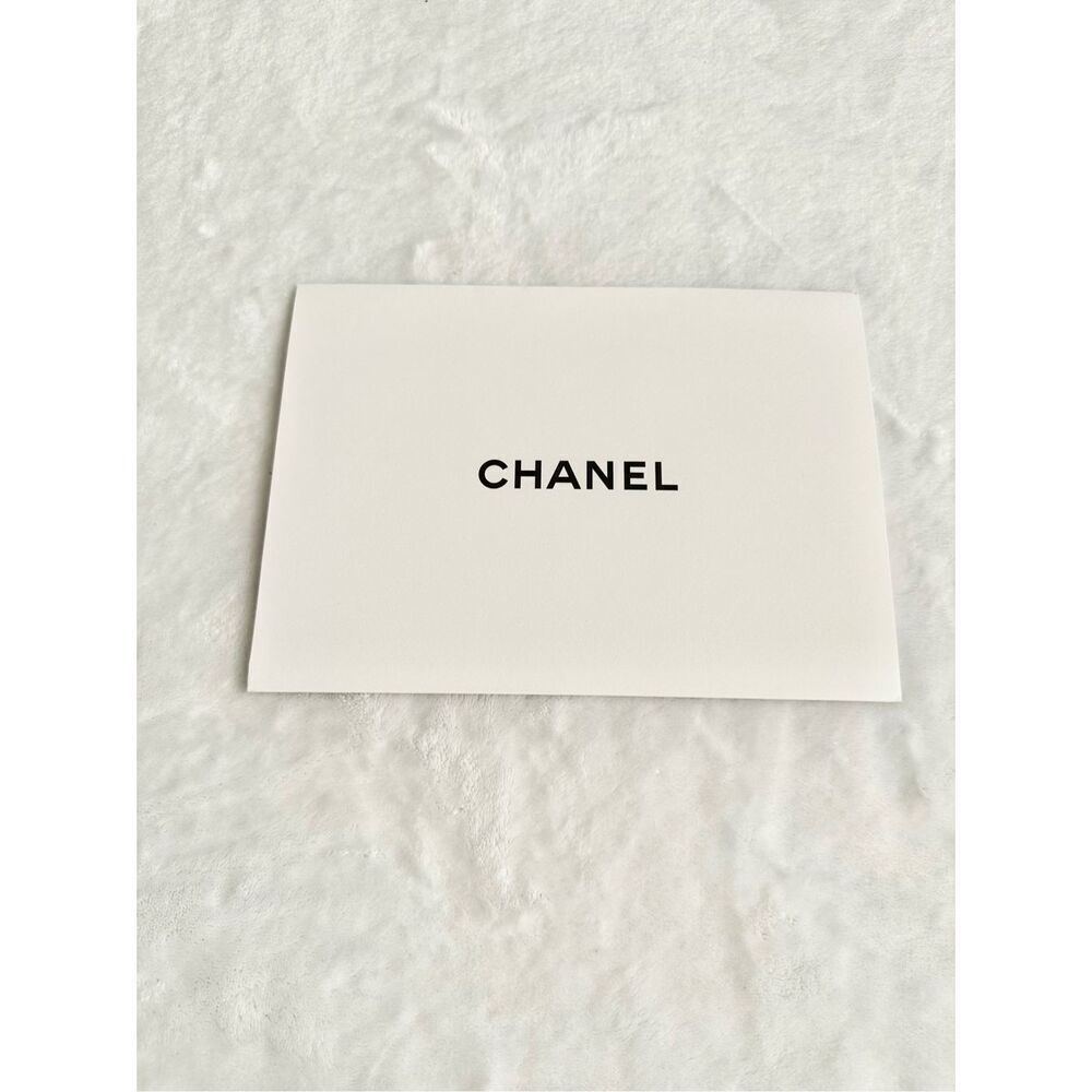  Chanel card sleeve - black and white
